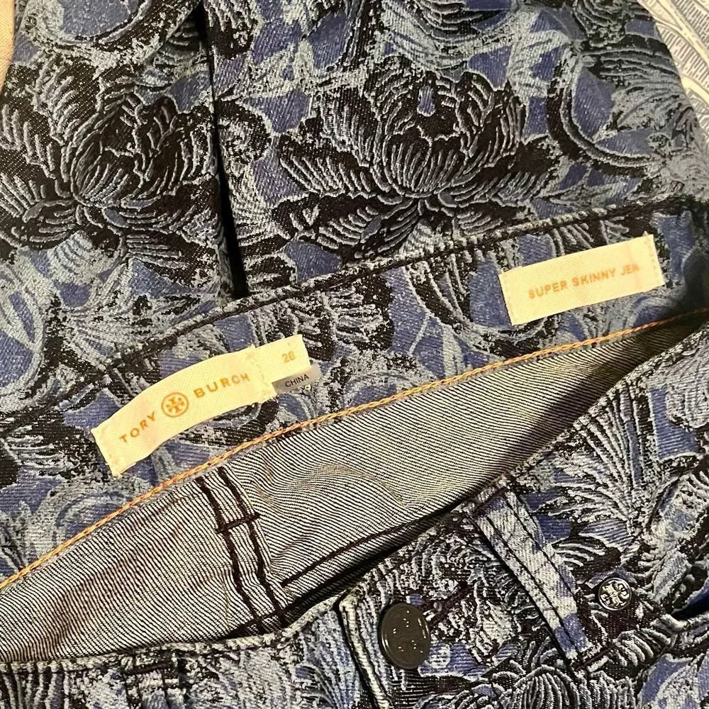 ✨ Tory Burch Super Skinny Floral Jacquard Jeans – Size 28 ✨